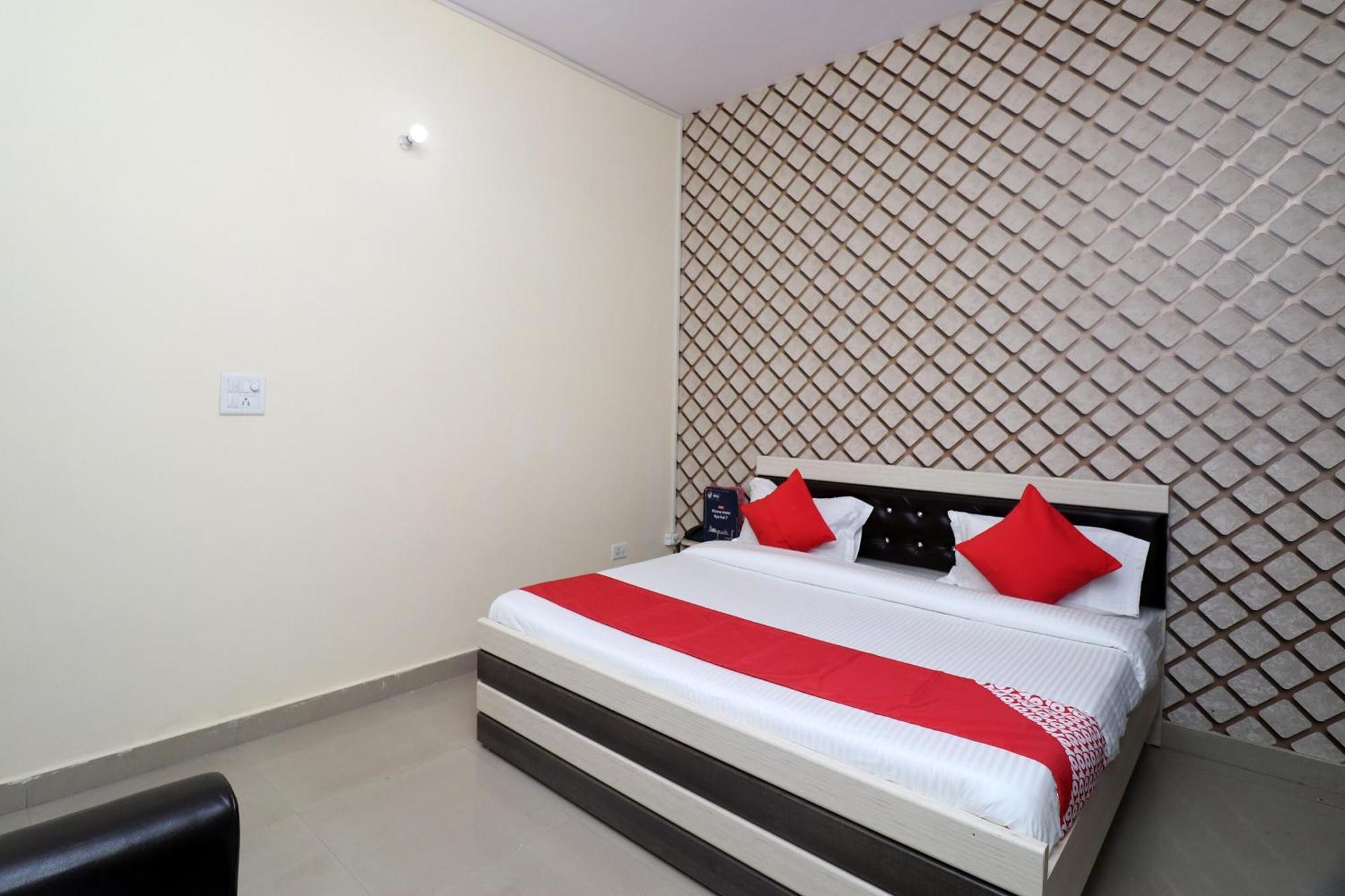Hotel O Dream Residency Faridabad Esterno foto